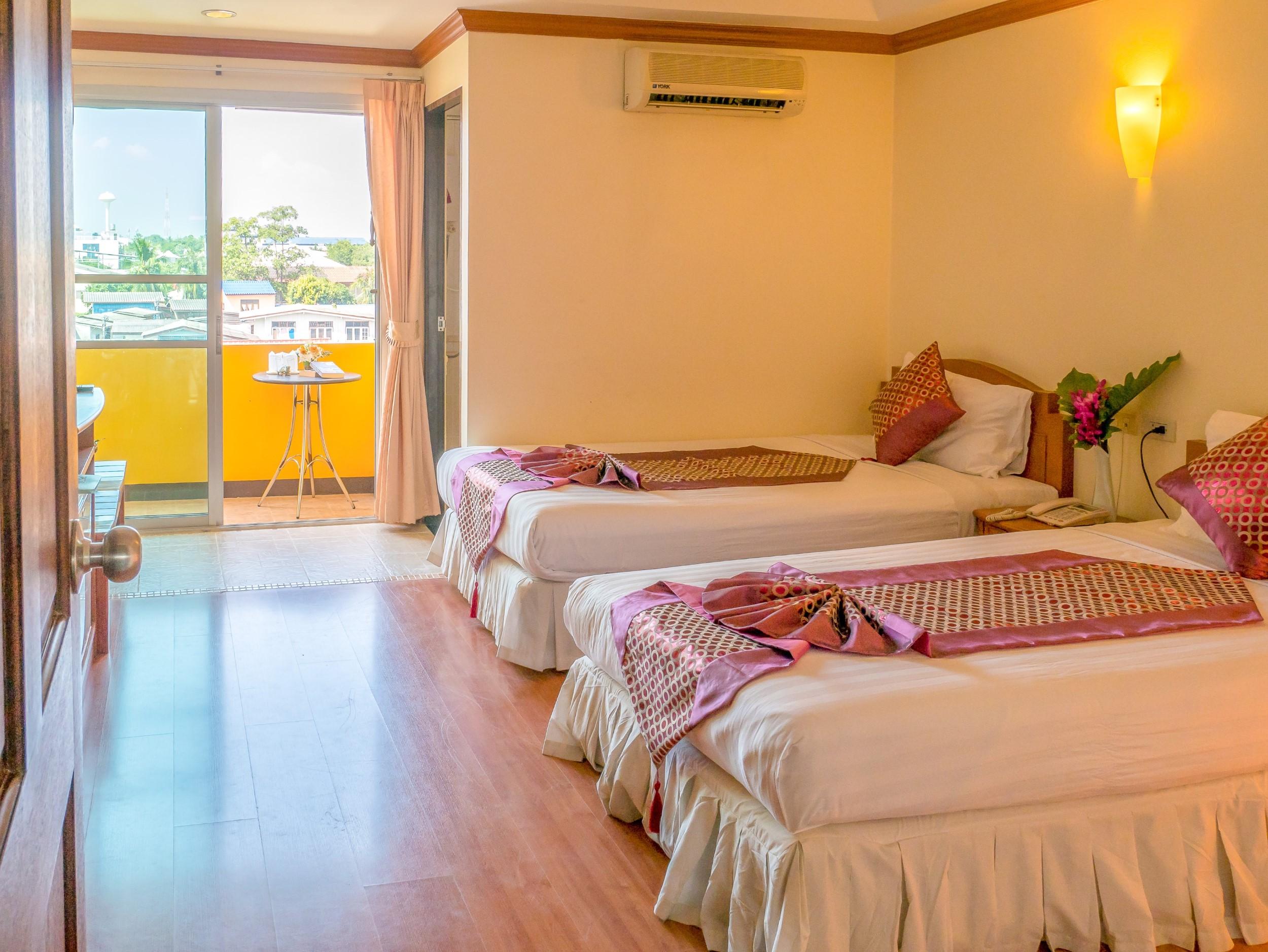 Chomsin Hua Hin ชมสินธุ์ หัวหิน Hotel Ngoại thất bức ảnh