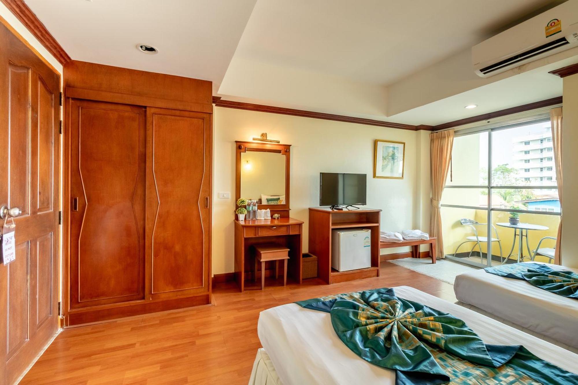 Chomsin Hua Hin ชมสินธุ์ หัวหิน Hotel Ngoại thất bức ảnh