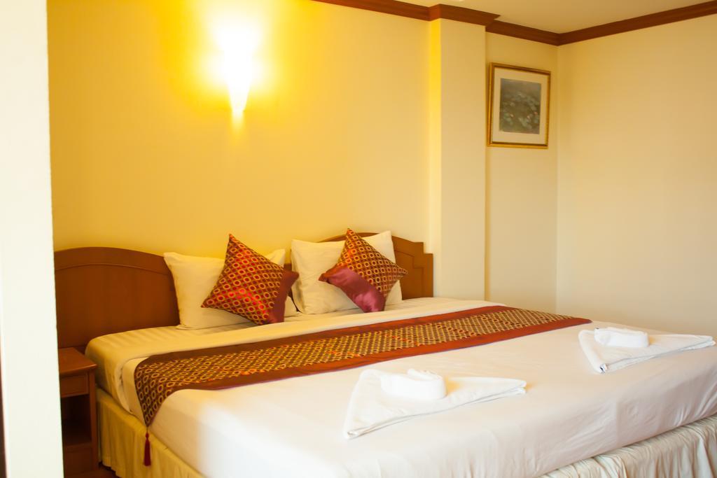 Chomsin Hua Hin ชมสินธุ์ หัวหิน Hotel Ngoại thất bức ảnh
