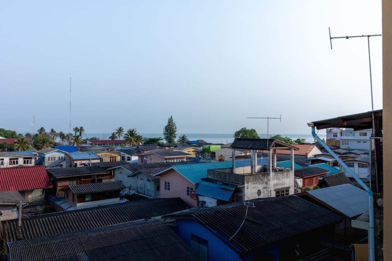 Chomsin Hua Hin ชมสินธุ์ หัวหิน Hotel Ngoại thất bức ảnh